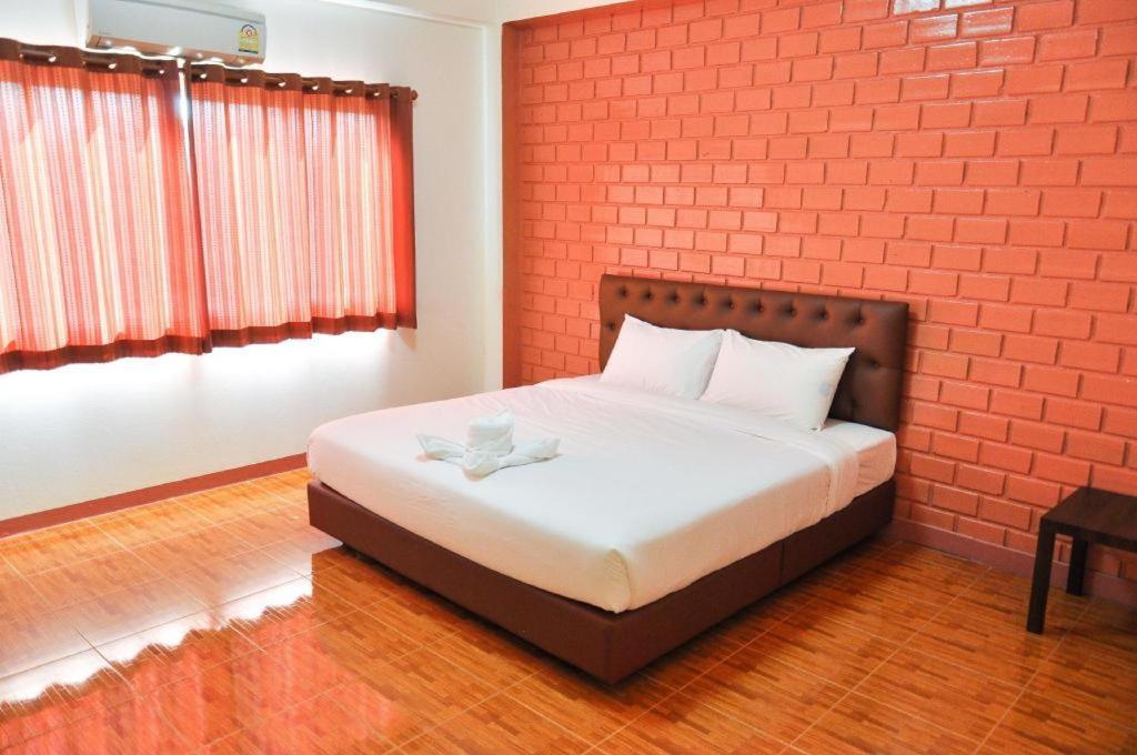 Bussarakam Place Hotel Чантабури Экстерьер фото